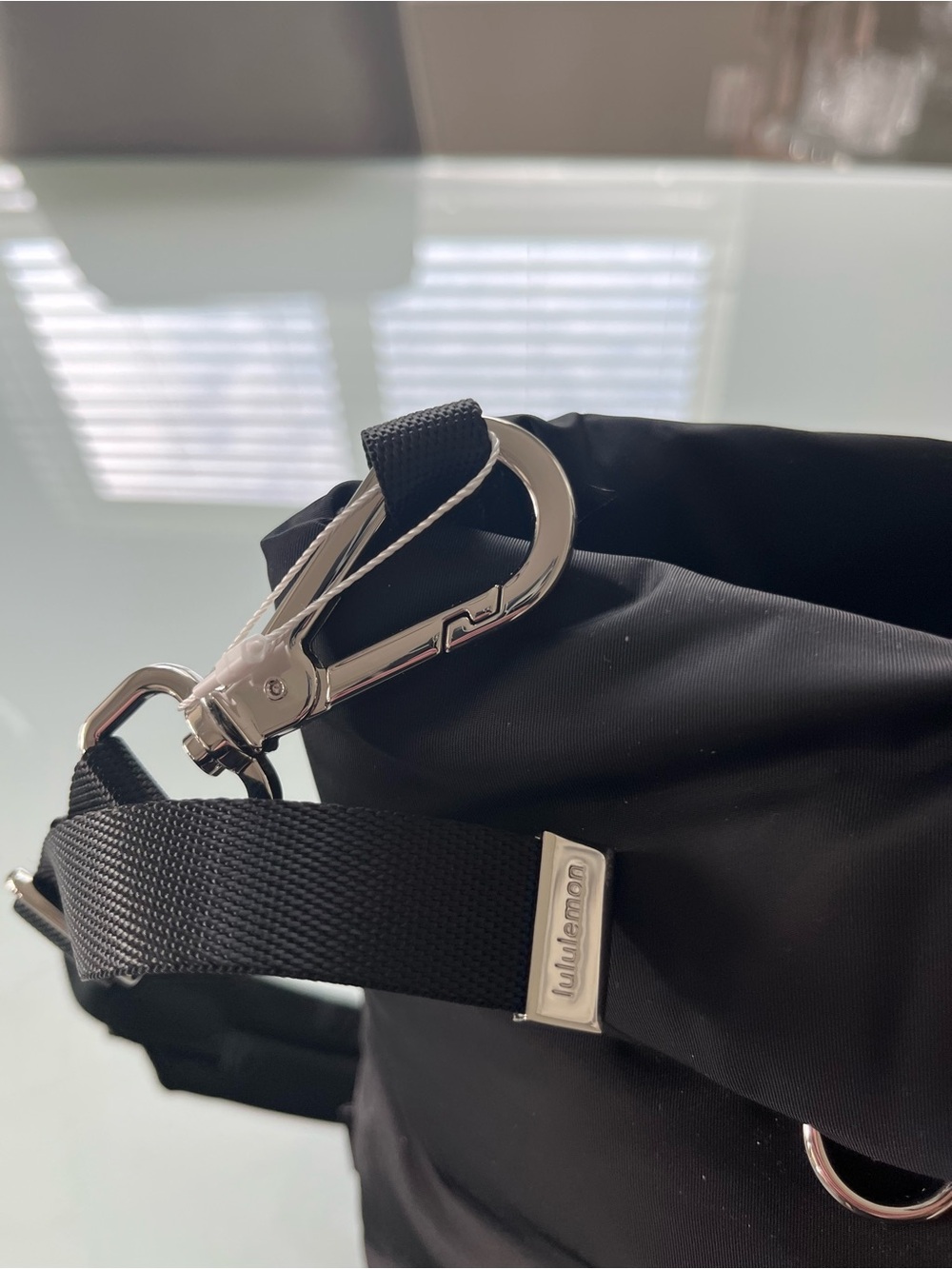 Lululemon On My Level Tote Puffy 15L - Picture 4 of 6
